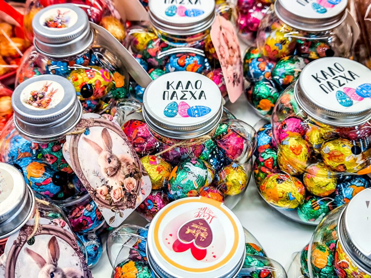 Ανοιχτά τα καταστήματα σήμερα Κυριακή των Βαΐων – Πώς θα λειτουργήσουν τη Μεγάλη Εβδομάδα