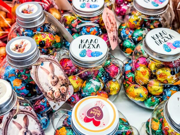 Ανοιχτά τα καταστήματα σήμερα Κυριακή των Βαΐων – Πώς θα λειτουργήσουν τη Μεγάλη Εβδομάδα