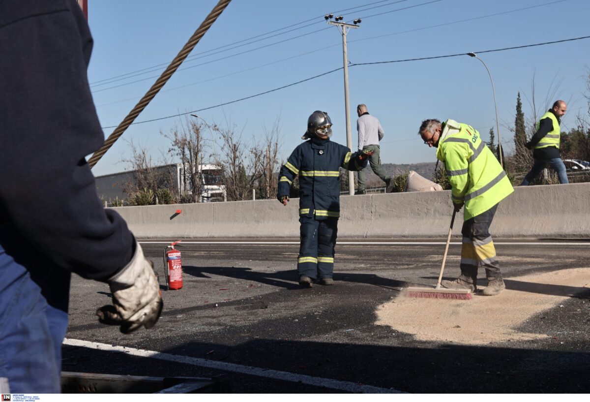 Καραμπόλα στην περιφερειακή Δραπετσώνας – Διακοπή κυκλοφορίας λόγω διαρροής καυσίμων