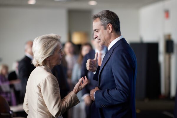 Επιστολή Μητσοτάκη σε Φον ντερ Λάιεν για τον ψηφιακό εθισμό: Απαιτείται ενιαίο ευρωπαϊκό πλαίσιο και ηλικιακό όριο – Οι πέντε προτάσεις του πρωθυπουργού