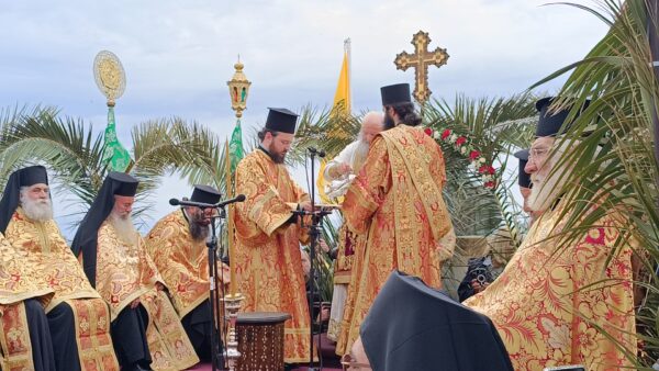 Εκατοντάδες πιστών παρακολούθησαν την τελετή του Nιπτήρος στην Πάτμο