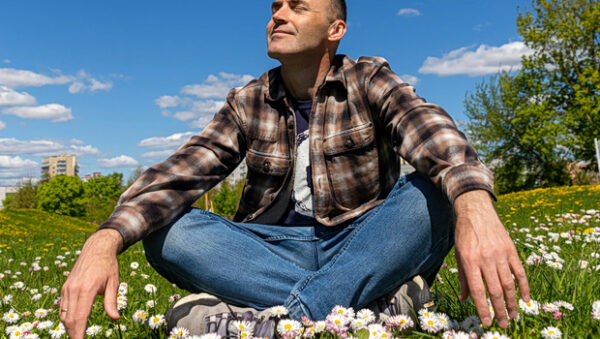 Δείξε μου πόση βιταμίνη D έχεις στη μέση ηλικία, να σου πω πώς θα είναι ο εγκέφαλός σου δεκαετίες αργότερα