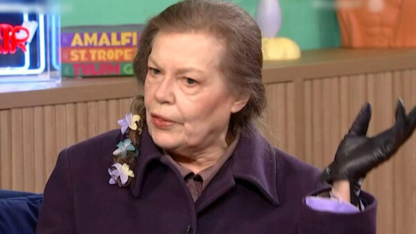 Ρούλα Πατεράκη: Το τέλος ενός μυστηρίου – Η εξήγηση για τα γάντια και η κίνηση να τα βγάλει on air