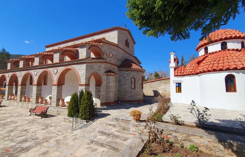 Πάσχα σε μοναστικούς τόπους ιστορίας και κατάνυξης στην Βόρεια Ελλάδα – Δείτε εικόνες