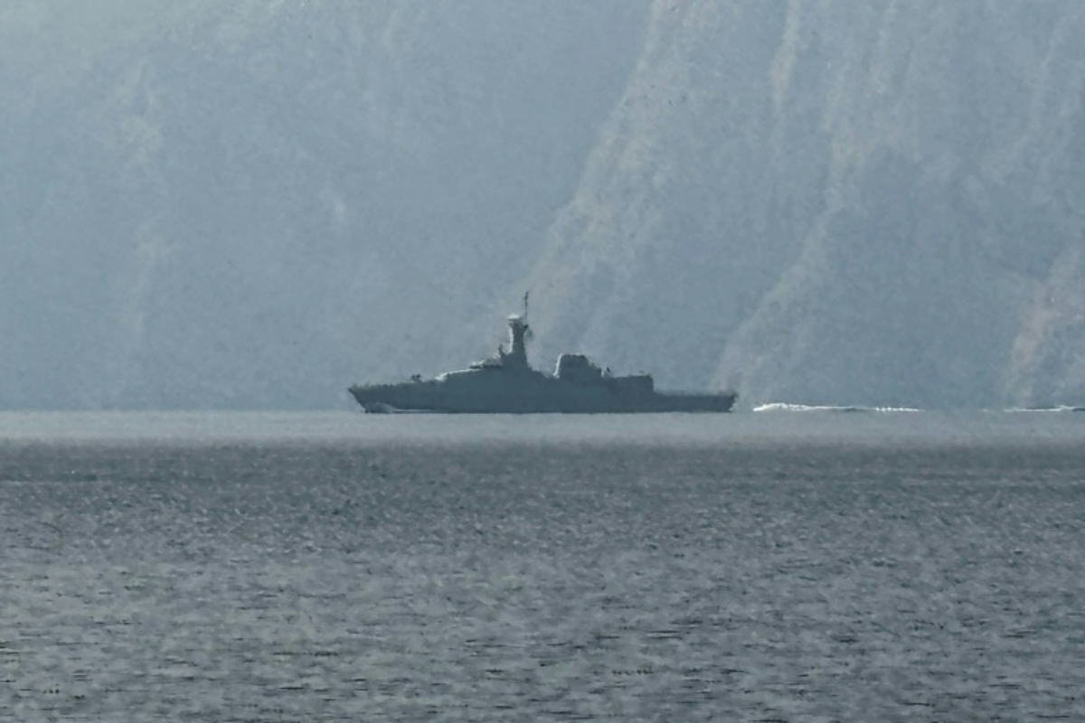 Φρουροί της Επανάστασης: Οποιαδήποτε προσπάθεια πολεμικών πλοίων να περάσει τα Στενά του Ορμούζ θα «αντιμετωπιστεί αυστηρά»