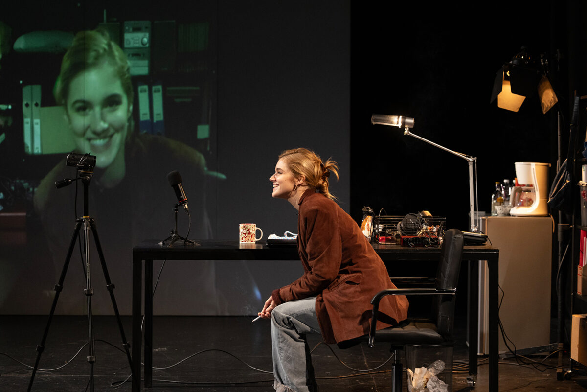 Δώδεκα νέες θεατρικές παραστάσεις που κάνουν πρεμιέρα μέσα στον Απρίλιο