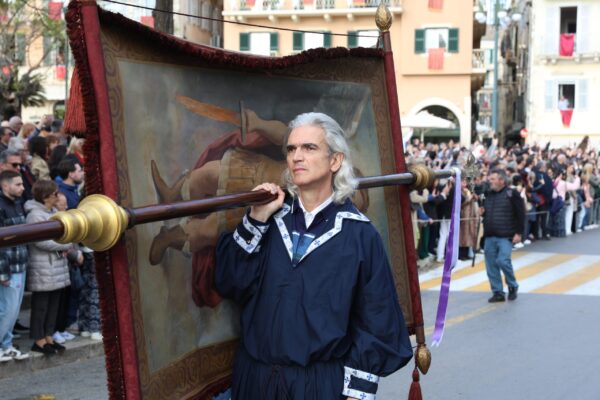 Θρησκευτική παράδοση και πολιτιστική ταυτότητα συνθέτουν την εμπειρία του Πάσχα στην Κέρκυρα