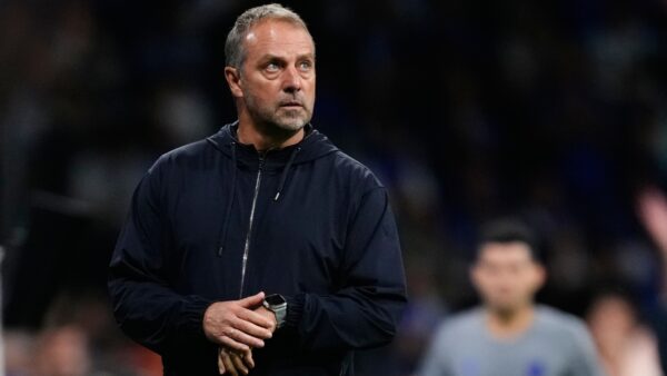 Με ιδιαίτερη κίνηση του Φλικ η αποστολή της Μπαρτσελόνα για τη “μάχη” στη Μαδρίτη