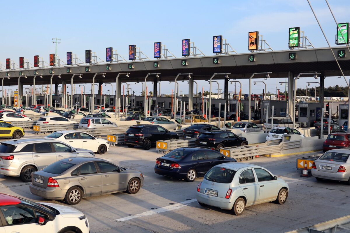 Κίνηση από τον Ισθμό μέχρι την Κακιά Σκάλα – Με σύμμαχο τον καιρό και χαμηλές ταχύτητες η επιστροφή των εκδρομέων