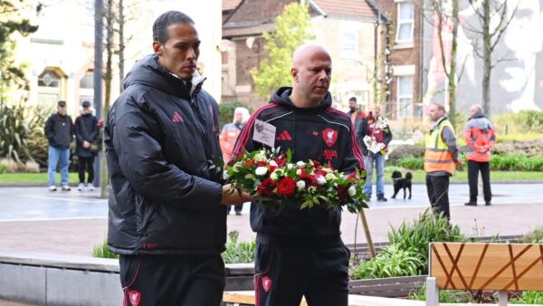 Η Λίβερπουλ απέτισε φόρο τιμής στα θύματα του Χίλσμπορο (pics)