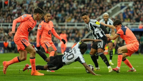 Η Νιούκαστλ ανακοίνωσε τον 16χρονο Μαρτίνεζ