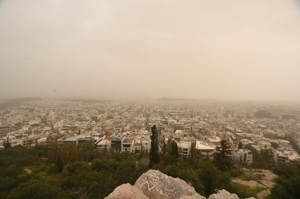 Καιρός: Τελευταία μέρα με συννεφιά και βροχές – Από αύριο άνοιξη με ήλιο και άνοδο της θερμοκρασίας