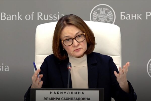 Ρωσία: Σοβαρή έλλειψη εργατικού δυναμικού – Πληθωριστική πίεση από τις διαταραχές στην αλυσίδα εφοδιασμού στα Στενά του Ορμούζ