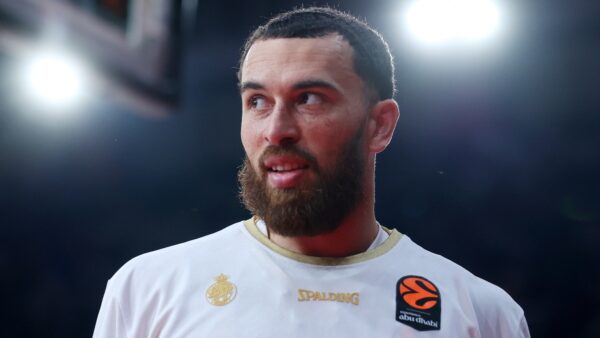 Η Μονακό των οκτώ παικτών διέλυσε την Χάποελ και θα έχει διπλή ευκαιρία για τα playoffs