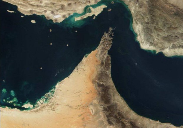 Νηοπομπή δεξαμενόπλοιων αναχωρεί από τον Περσικό Κόλπο και διέρχεται από τα Στενά του Ορμούζ