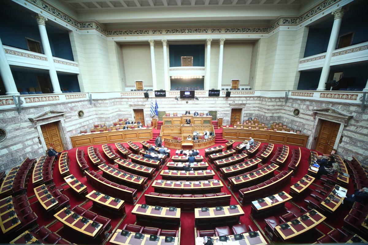 Βουλή: Προς κύρωση οι συμφωνίες της Ελλάδας με Ιταλία και Πολωνία για «την αμοιβαία προστασία διαβαθμισμένων πληροφοριών»