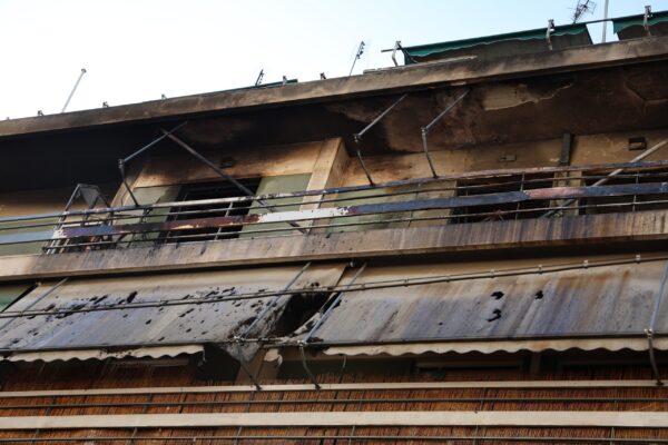 Πως ξεκίνησε η φονική πυρκαγιά στον Κολωνό που κόστισε τη ζωή σε δύο ανθρώπους – Τι λένε μάρτυρες στο ΕΡΤnews