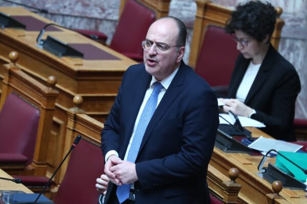 Οι πρώτες αντιδράσεις της αντιπολίτευσης για την παραίτηση Λαζαρίδη