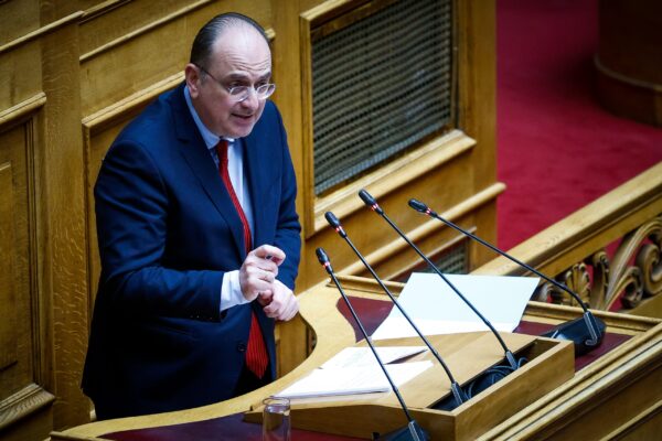 Το παρασκήνιο της παραίτησης του Μακάριου Λαζαρίδη