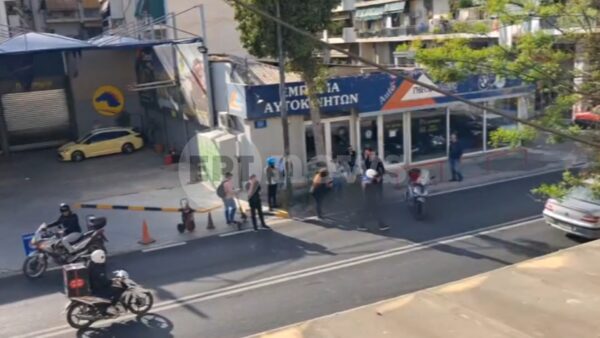 Σε κρίσιμη κατάσταση η 16χρονη που εγκαταλείφθηκε έπειτα από τροχαίο στη Λιοσίων – Στη δημοσιότητα βίντεο ντοκουμέντο