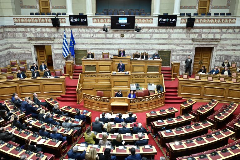 Σφοδρή κριτική της αντιπολίτευσης για την κυριακάτικη ανάρτηση του Πρωθυπουργού