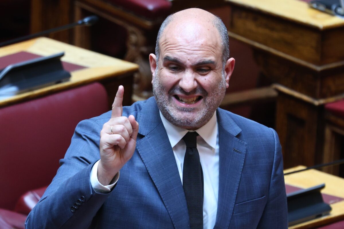 Δημήτρης Μαρκόπουλος: Ανυπόστατες οι φήμες ότι δεν έχω πανεπιστημιακό πτυχίο