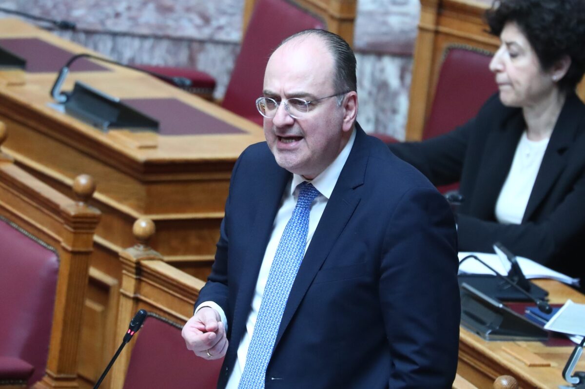 Υπόθεση Λαζαρίδη: «Φουντώνει» η πολιτική αντιπαράθεση μετά την ανάρτησή του – «Όχι στην τοξικότητα» λέει η κυβέρνηση