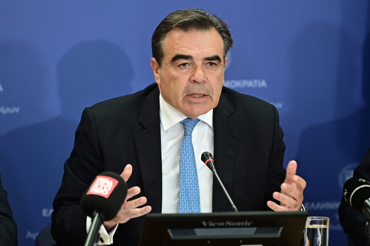 Τέσσερις άξονες στήριξης προς τους πληγέντες από τον αφθώδη πυρετό στη Λέσβο ανακοίνωσε ο Μ. Σχοινάς