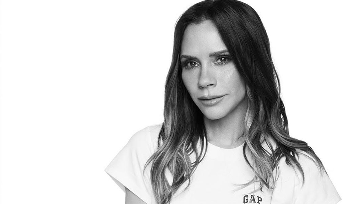 Gap x Victoria Beckham: Το απόλυτο fashion «πάντρεμα» της χρονιάς είναι γεγονός