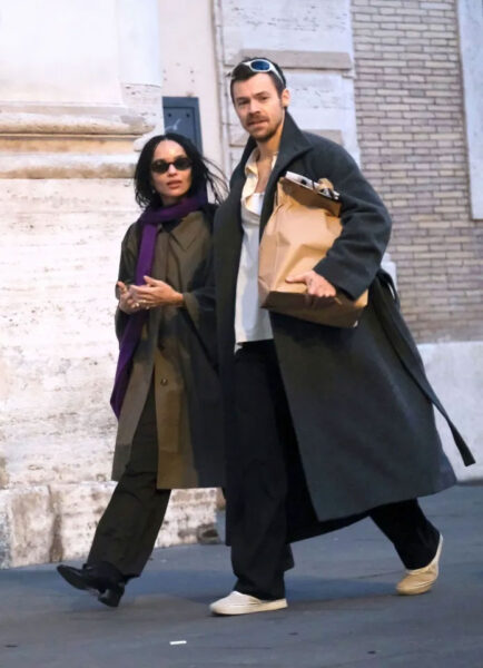 Zoe Kravitz & Harry Styles: Το μονόπετρο που «φούντωσε» τις φήμες αρραβώνα