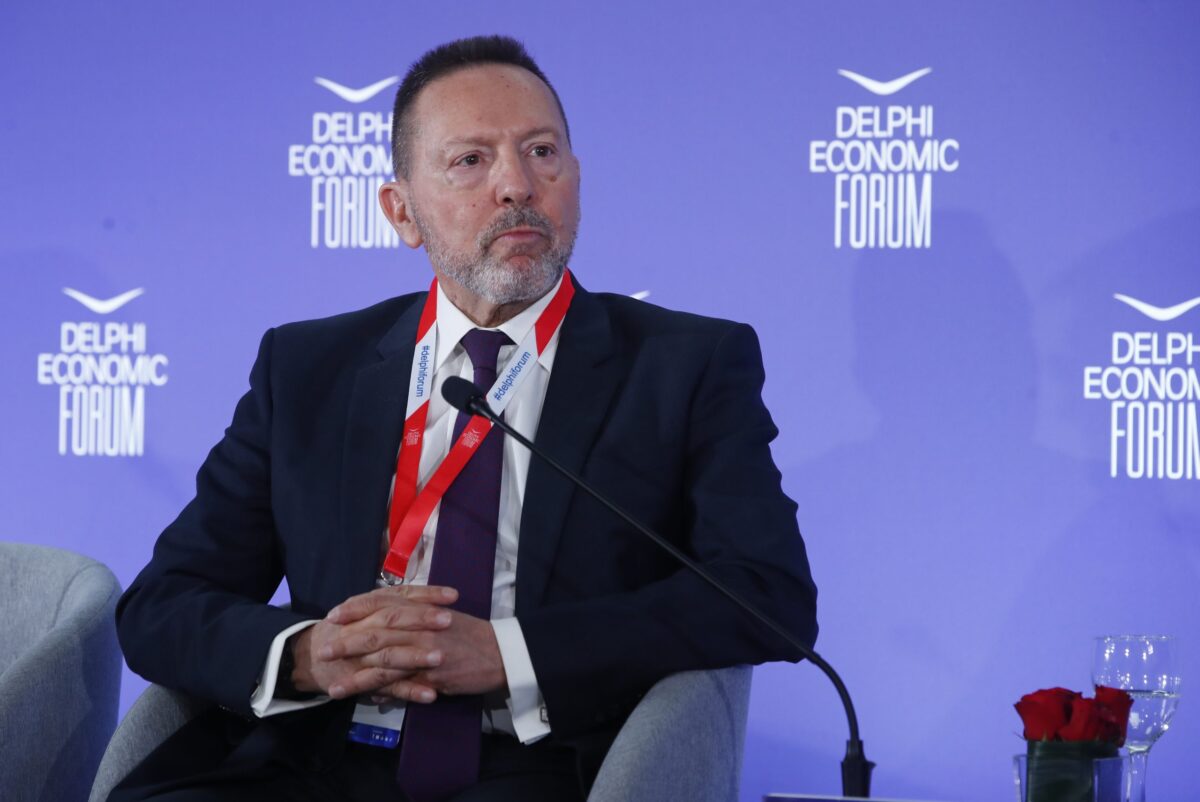 Στουρνάρας στους Δελφούς: Εκπαίδευση, επενδύσεις και μεταρρυθμίσεις το κλειδί για κοινωνική και οικονομική ανάπτυξη