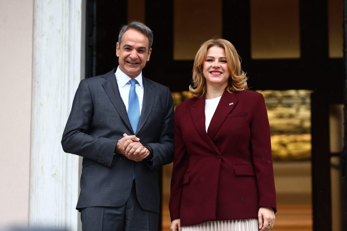 Μητσοτάκης στη Λετονή πρωθυπουργό: Να ενισχύσουμε τους δεσμούς των χωρών μας