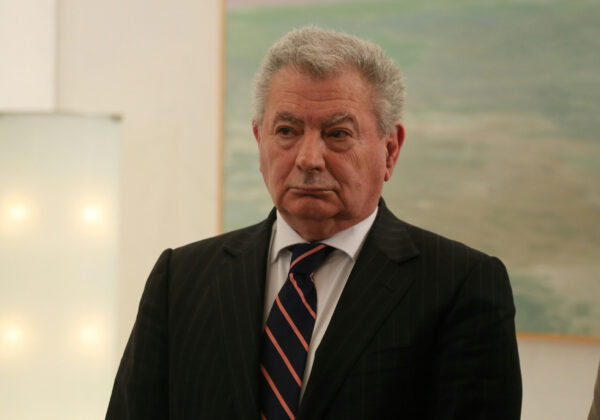 Δίκη για τον θάνατο του Σήφη Βαλυράκη: Δύο τραύματα θα ήταν θανατηφόρα ακόμα κι αν δεν έπεφτε στο νερό, κατέθεσε ο ιατροδικαστής