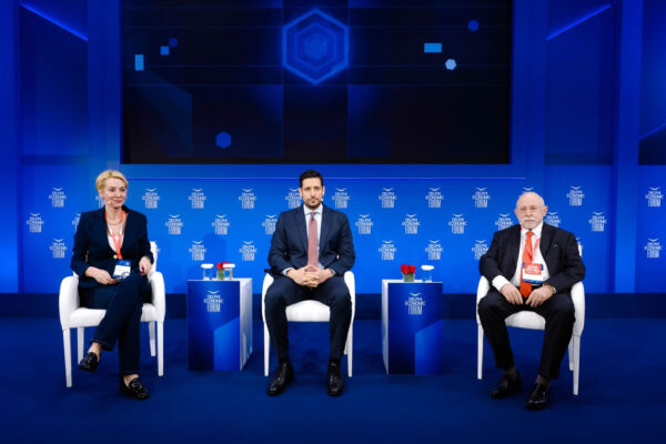 Κυρανάκης στο Φόρουμ των Δελφών – 23 νέα τρένα το 2027, αναβάθμιση της γραμμής Αθήνα Θεσσαλονίκη και 5 νέες δικλείδες ασφαλείας έως το καλοκαίρι