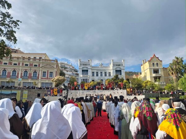 Πλήθος κόσμου υποδέχτηκε στην Καβάλα την εικόνα της Παναγίας Σουμελά