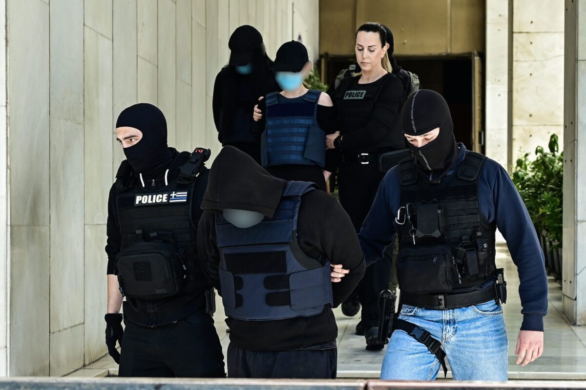 Δολοφονία στον Άγιο Δημήτριο: Στον εισαγγελέα ο δράστης και οι άλλοι τρεις κατηγορούμενοι