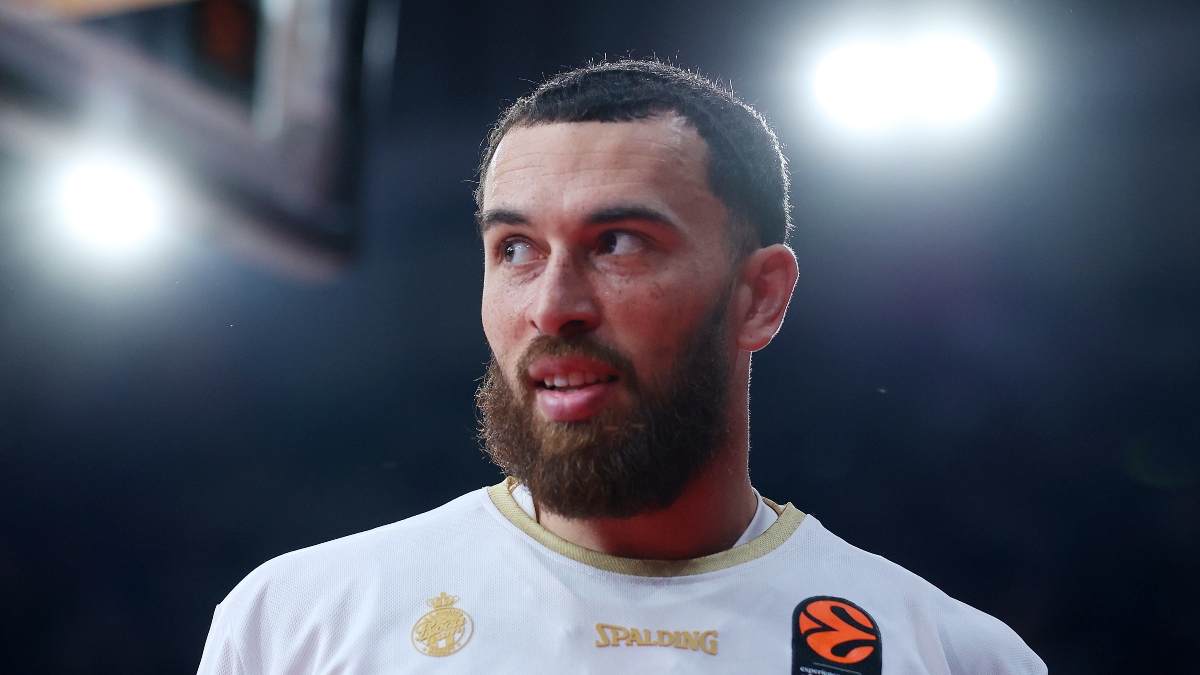 Τζέιμς: «Γνωριζόμαστε καλά με τον Ολυμπιακό, έχουμε τις πιθανότητές μας»