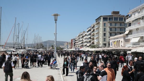 Κοινά συνθήματα από φίλους του ΠΑΟΚ και του ΟΦΗ (video)