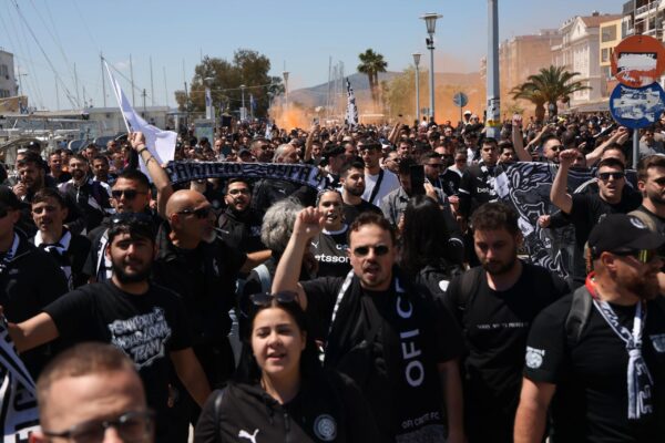 Βόλος: «Ζέσταμα» πριν τον τελικό σε καφέ και τσιπουράδικα για τους φιλάθλους του ΠΑΟΚ και του ΟΦΗ