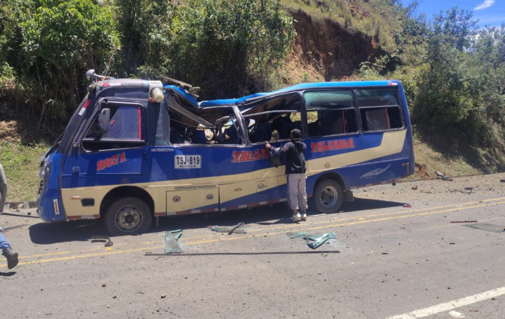 Κολομβία: Βομβιστική επίθεση σε λεωφορείο άφησε 14 νεκρούς και 38 τραυματίες