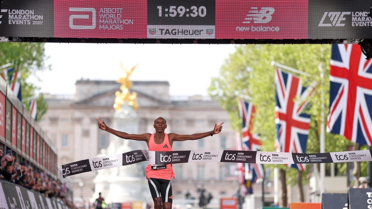 Ασύλληπτο: Ο Σάουε κατέρριψε το “φράγμα” των δύο ωρών στον Μαραθώνιο του Λονδίνου