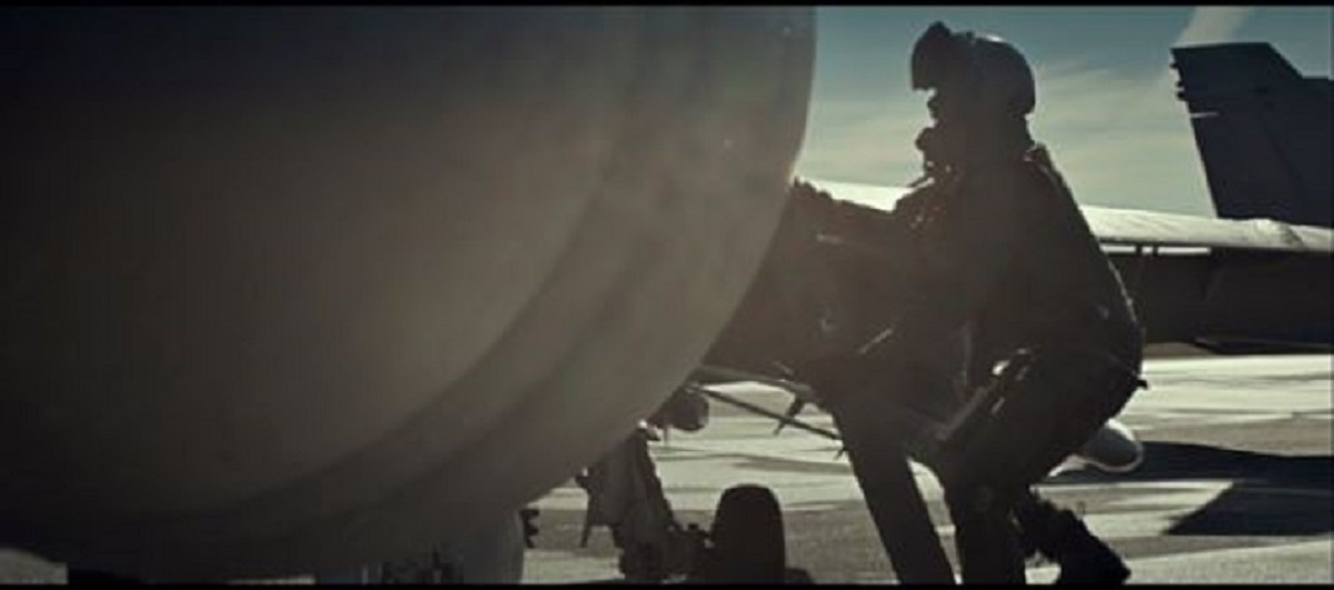 Δόκιμοι πιλότοι της Φινλανδικής Πολεμικής Αεροπορίας δέχτηκαν επίπληξη επειδή σχεδίασαν φαλλικά σχήματα στον ουρανό με τις διαδρομές πτήσης τους