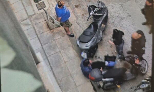 Παγκράτι: «Την άρπαξε από το λαιμό και τη χτυπούσε με μανία στο καπό» – Πώς έγινε η επίθεση στην 22χρονη για μία θέση στάθμευσης