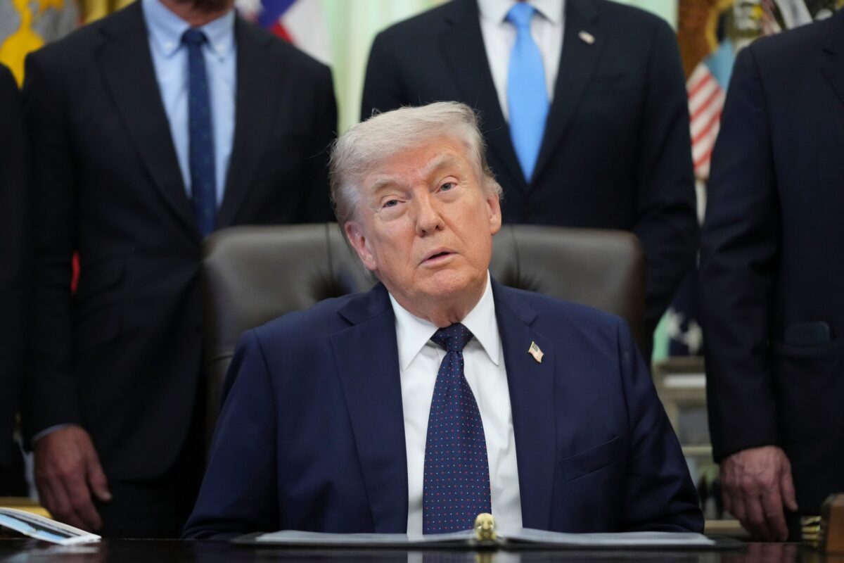 Τραμπ: Διατηρούμε τον ναυτικό αποκλεισμό του Ιράν μέχρι να επιτευχθεί συμφωνία για τα πυρηνικά