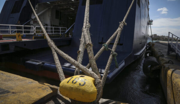 Δύο σοβαρά εργατικά ατυχήματα σε πλοία: Τραυματισμός ναυτικού στην Αλόννησο και εργαζόμενου στο Πέραμα