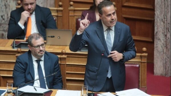 Βουλή: Ψηφίστηκε το νομοσχέδιο για τις ΑΠΕ – Παπασταύρου: Προχωράμε γρήγορα σε θέματα αποθήκευσης ενέργειας