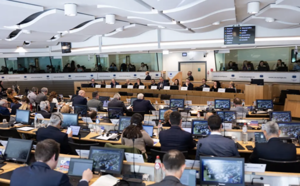 ΕΟΚΕ: Τα συμπληρωματικά συνταξιοδοτικά δεν πρέπει να υπονομεύουν τα δημόσια συστήματα