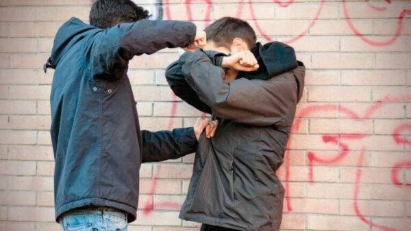 Συμπλοκή ανηλίκων στο Περιστέρι – Τραυματίστηκαν δύο 15χρονοι