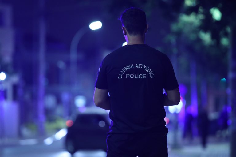 Οδηγός μηχανής έτρεχε με πάνω από 240 χλμ/ώρα – Τον εντόπισαν από βίντεο στα social media