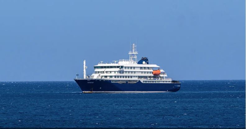 Σε καραντίνα πολυτελές κρουαζιερόπλοιο εξαιτίας χανταϊού – Οι πρώτες αντιδράσεις από τους επιβάτες του μολυσμένου πλοίου